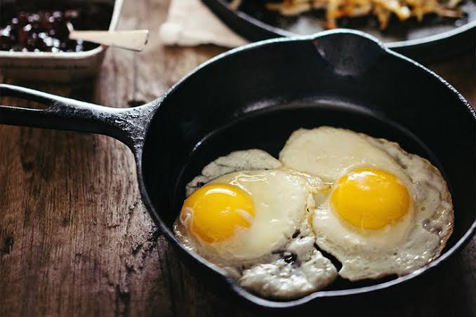 How Much Saturated Fat in Eggs Fried?